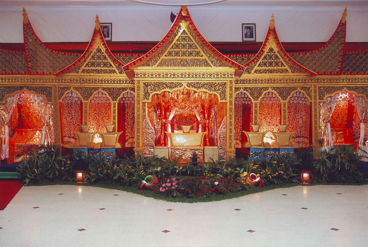 Pelaminan Adat